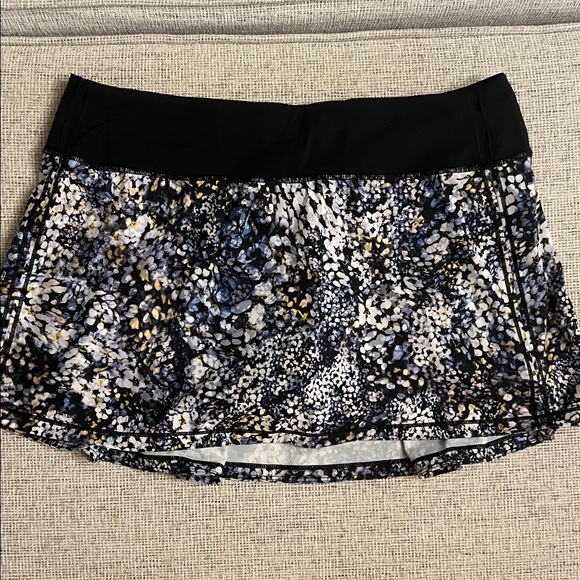 Lululemon skirt - Picture 1 of 3
